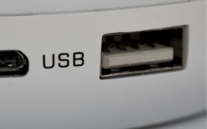 Lee más sobre el artículo Los enchufes USB: Ventajas y características