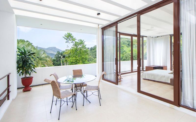 Lee más sobre el artículo Ventajas de usar puertas correderas en espacios interiores