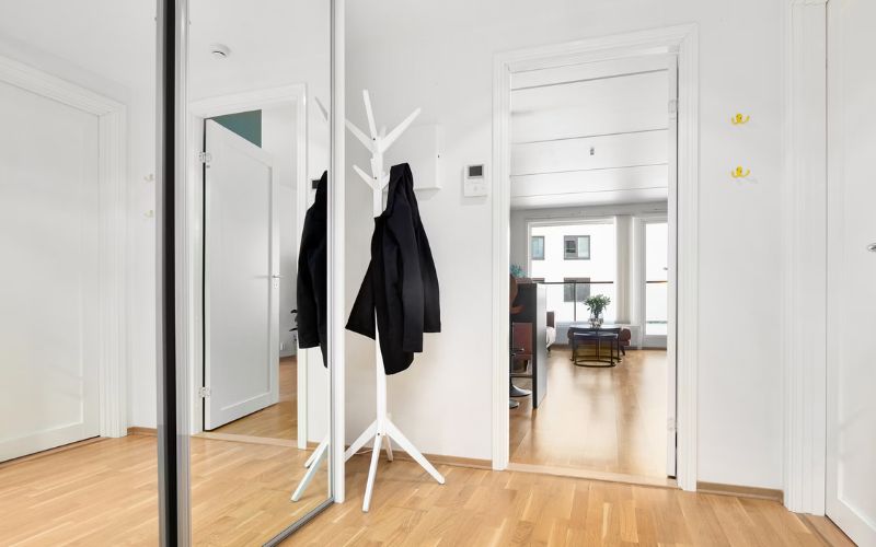 Lee más sobre el artículo ¿Cómo elegir un perchero de pie para un apartamento pequeño?