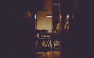 Lee más sobre el artículo ¿Cómo instalar tiras LED bajo los muebles de la cocina?